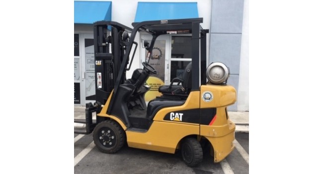 Used Forklift 2009 Caterpillar : C5000, 5,000lbs.