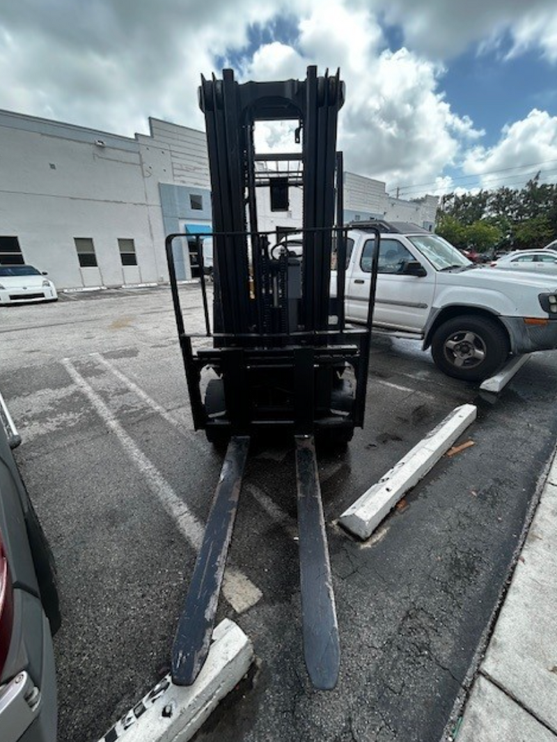 Used Forklift 2002 Yale GLC050RGNUAE088, 5,000lbs.