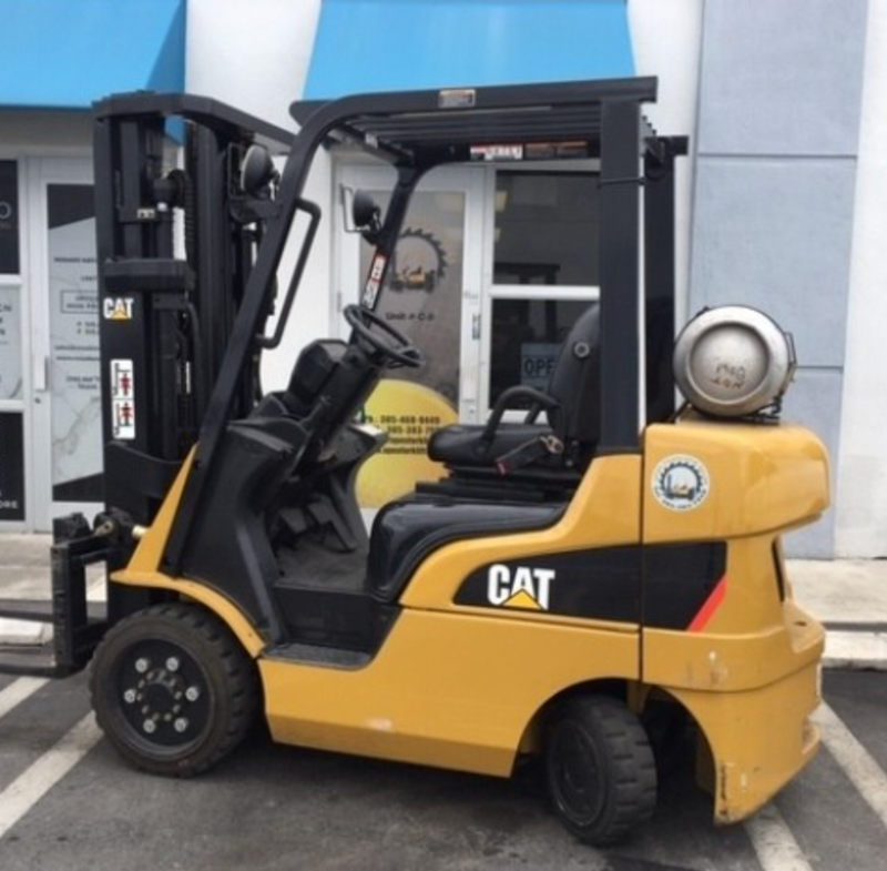 Used Forklift 2009 Caterpillar C5000, 5,000lbs.