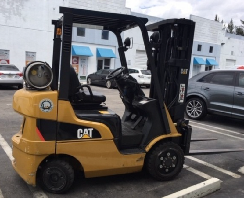 Used Forklift 2009 Caterpillar C5000, 5,000lbs.