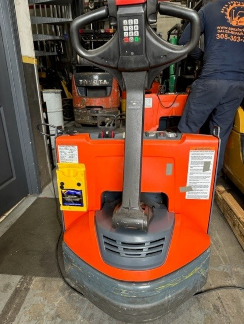 Used Electric pallet Jack 2019 Toyota 8HBW23, 4,500lbs.