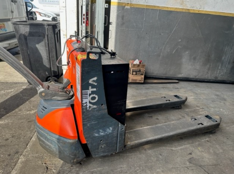 Used Electric pallet Jack 2019 Toyota 8HBW23, 4,500lbs.