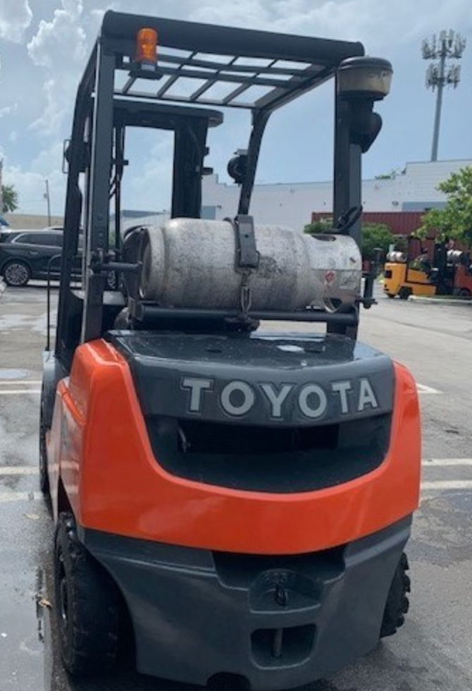 Used Forklift 2010 Toyota 8FGU25,  5,000lbs. #105