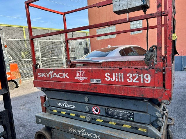 Used Skyjack 3219 scissor Lift working Height 25ft