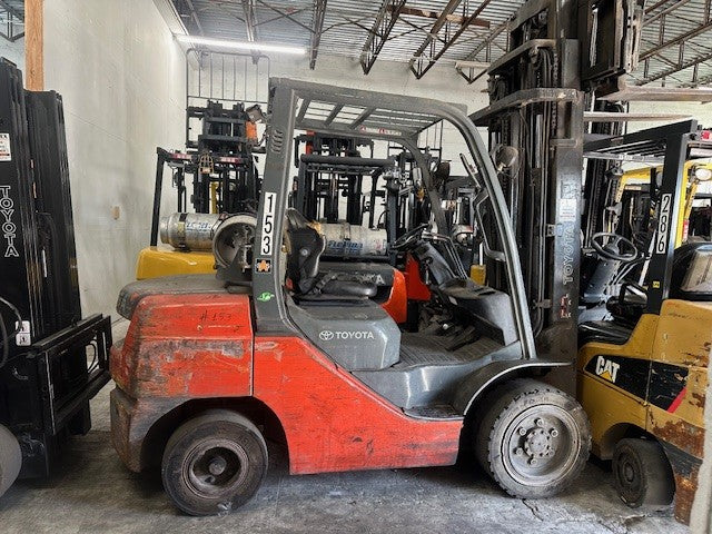 Used Forklift 2013 Toyota 8FGU30 , 6,000LBS #153